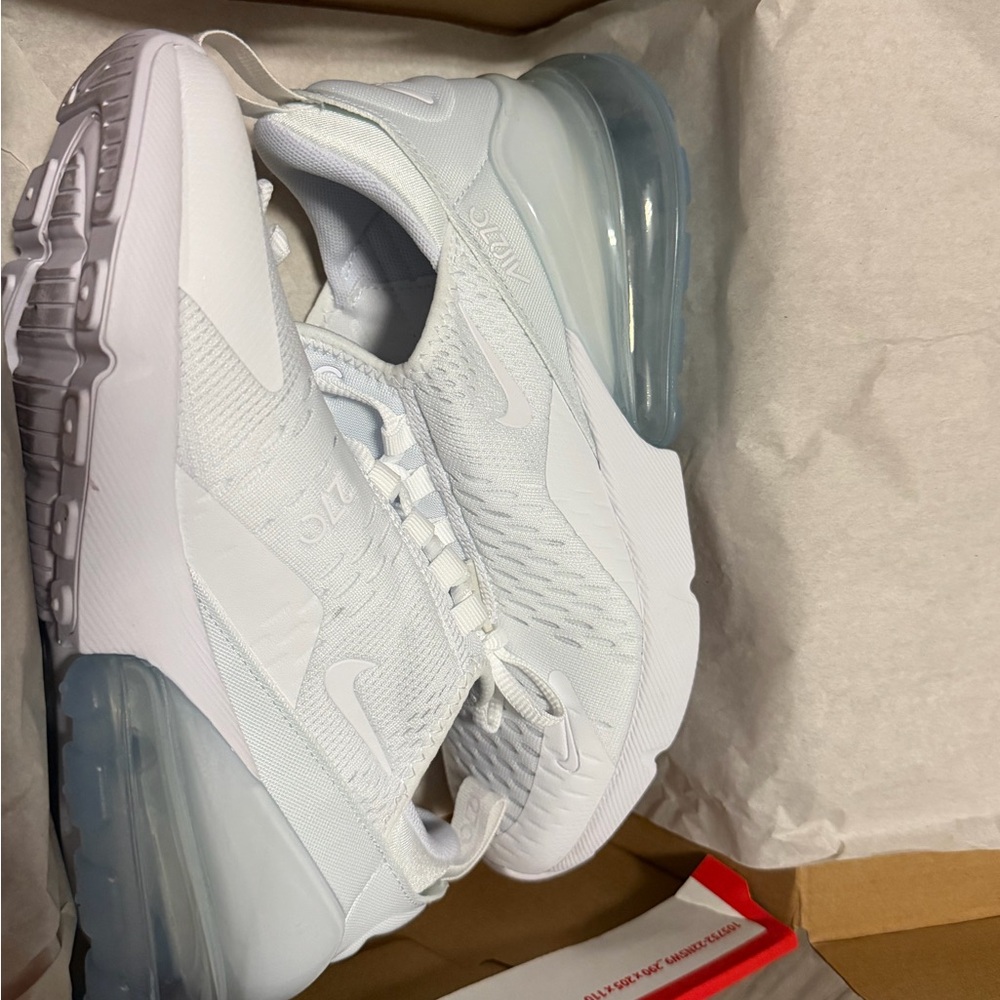 Nike White Air Max 270 Kids Sneakers - Picture 2 of 5